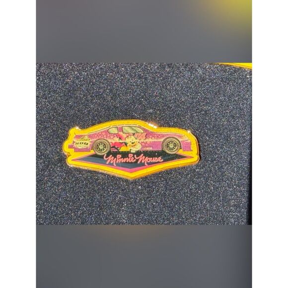 Disney Daytona 500 2004 Limited Edition Pin Set 0110/1000 main image 5